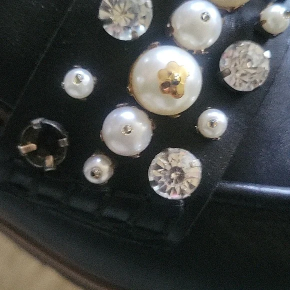 KATE SPADE LEATHER Elegant Black Loafers with Pearl Detailing - Picture 6 of 7